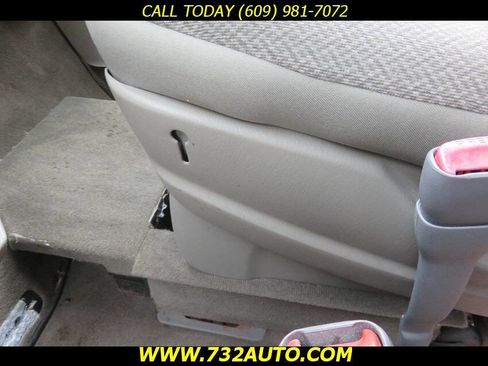 Used 2005 Dodge Grand Caravan SE w/ Popular Equipment Group I image 29