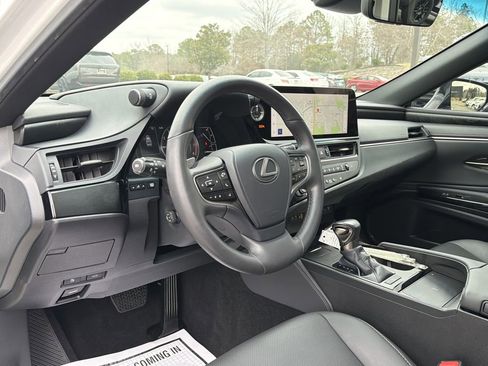 Used 2024 Lexus ES 350 Luxury image 10