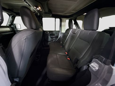 Used 2019 Jeep Wrangler Unlimited Sport S image 25