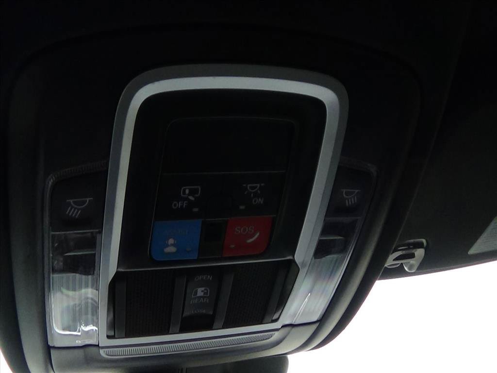 Used 2025 RAM 1500 Laramie AWD/4WD image 27