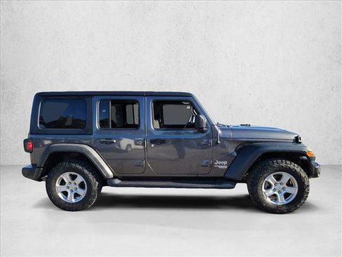 Used 2018 Jeep Wrangler Unlimited Sport S image 4