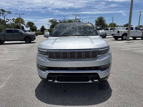 Used 2022 Jeep Grand Wagoneer Series III w/ Rear Seat Video Group 1 AWD/4WD image 8