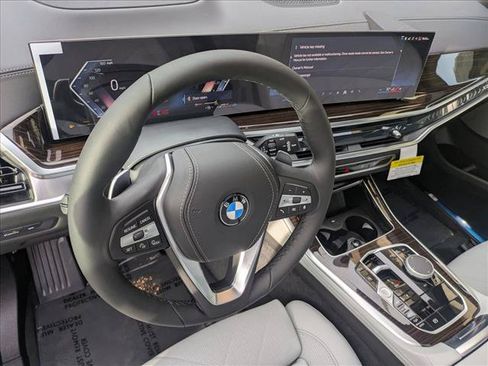 Used 2026 BMW X5 xDrive40i AWD/4WD image 3