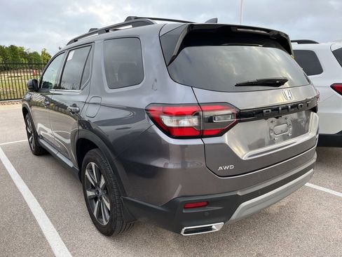 Used 2025 Honda Pilot Elite image 4