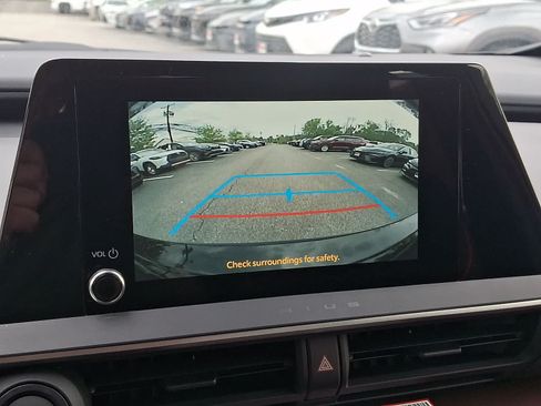 New 2026 Toyota Prius Plug-In Hybrid FWD image 15