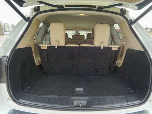 Used 2019 Nissan Pathfinder SL image 11