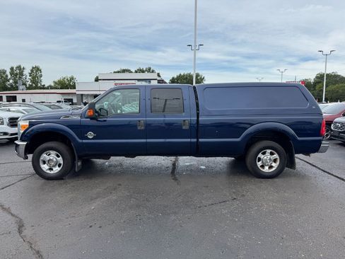 Used 2011 Ford F250 XLT AWD/4WD image 2