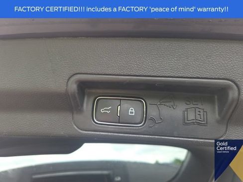 Used 2024 Ford Explorer XLT AWD/4WD image 16