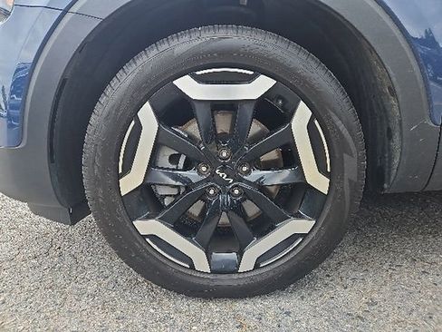 Used 2025 Kia Telluride EX AWD/4WD image 3
