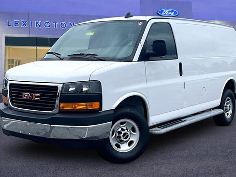Used 2023 GMC Savana 2500 w/ Driver Convenience Package RWD image 3
