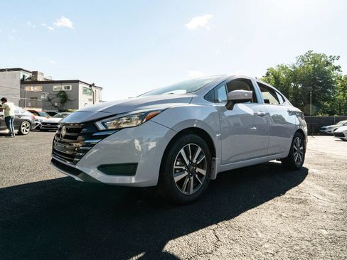 Used 2025 Nissan Versa SV w/ Trunk Package FWD image 7