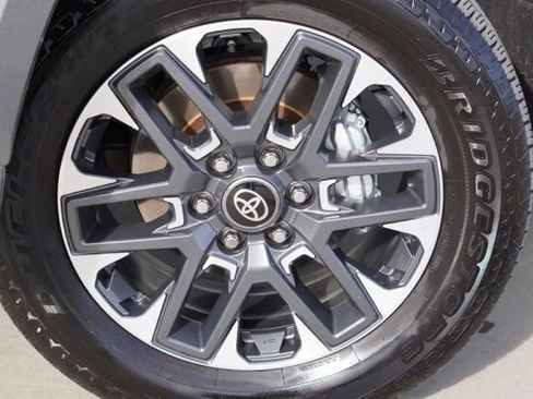 Used 2025 Toyota Tundra Limited image 15