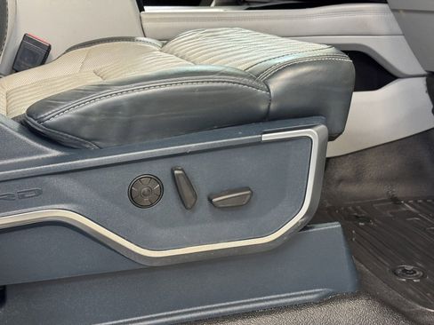 Used 2023 Ford F450 Limited w/ FX4 Off-Road Package image 28