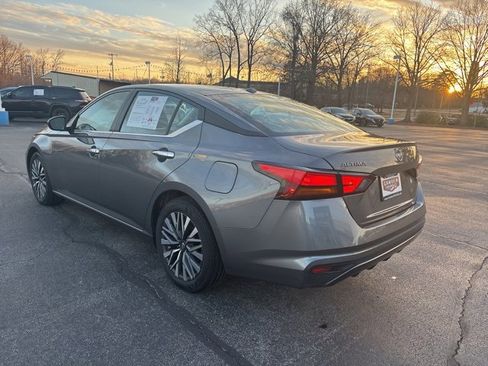 Used 2025 Nissan Altima 2.5 SV image 13