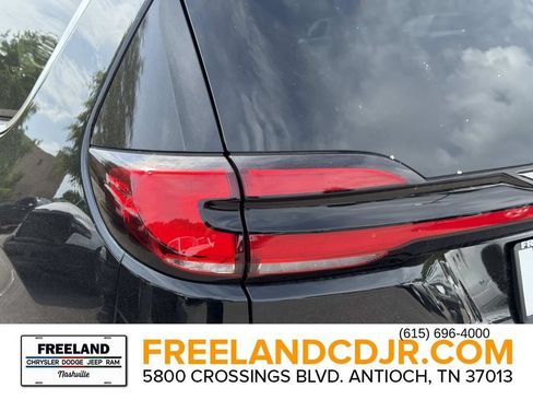 New 2027 Chrysler Pacifica Select FWD image 11