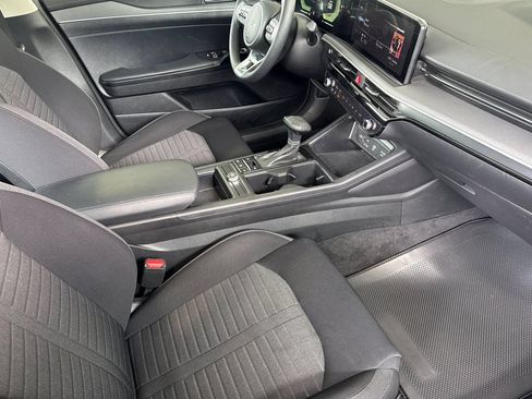Used 2025 Kia K5 LXS FWD image 18