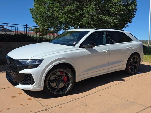 Used 2026 Audi RS Q8 performance AWD/4WD image 2