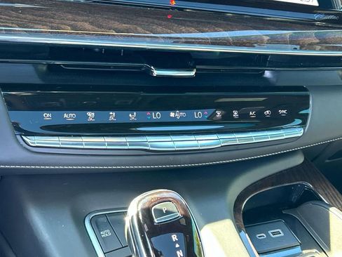 Used 2022 Cadillac Escalade ESV Sport Platinum w/ LPO, ONYX Package image 45