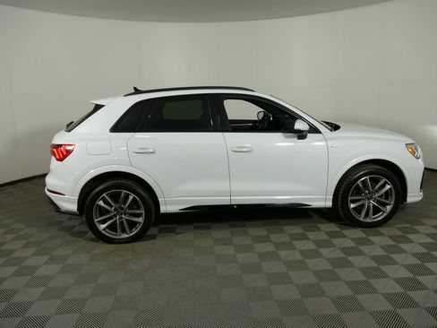 Used 2023 Audi Q3 2.0T Premium Plus w/ Premium Plus Package AWD/4WD image 2