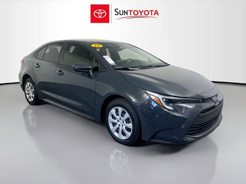 Used 2023 Toyota Corolla LE image 1