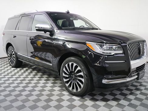 Used 2024 Lincoln Navigator Black Label AWD/4WD image 8