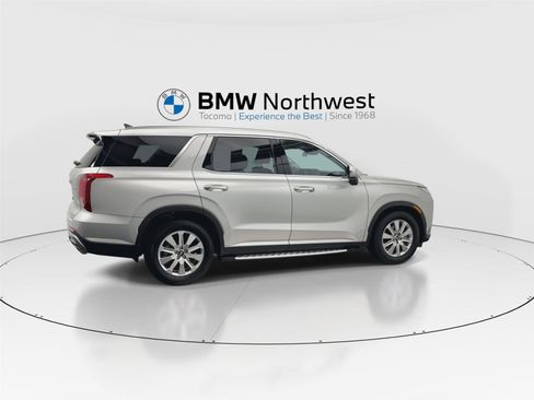 Used 2023 Hyundai Palisade SEL w/ Winter Package image 4