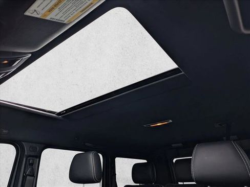 Used 2017 Mercedes-Benz G 550 Squared image 16