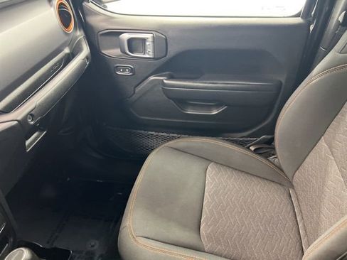 Used 2022 Jeep Gladiator Mojave w/ Cold Weather Group image 19