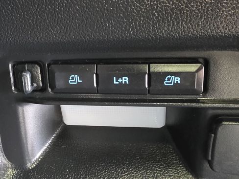 Used 2023 Ford Explorer Platinum w/ Technology Package AWD/4WD image 38