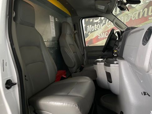 Used 2024 Ford E-350 and Econoline 350 Super Duty w/ Driver's Safety Package image 25