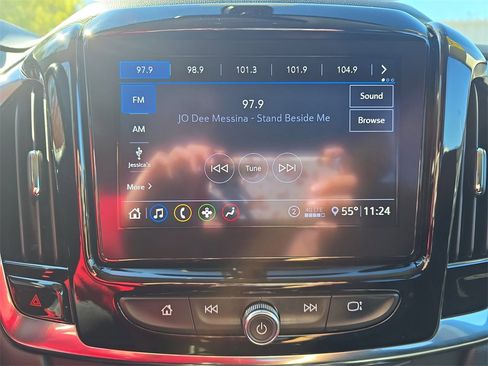 Used 2021 Chevrolet Traverse LT w/ LPO, Blackout Package image 20