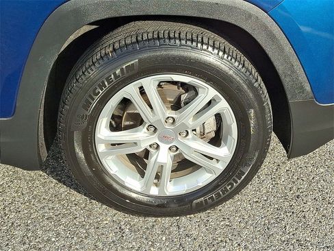 Used 2019 GMC Terrain SLE w/ Driver Convenience Package image 8