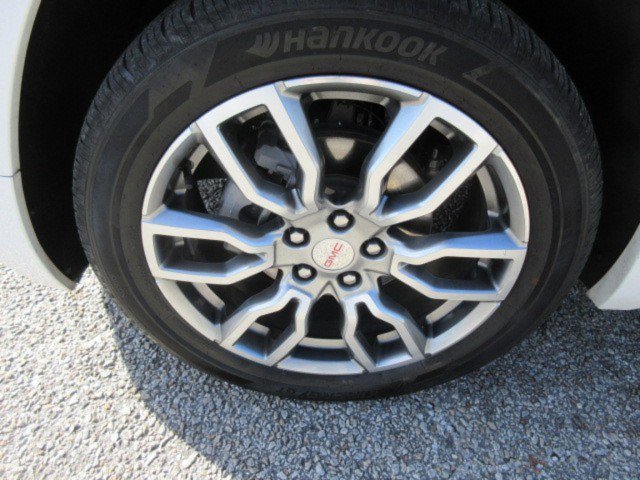 Used 2024 GMC Terrain Denali w/ Denali Premium Package AWD/4WD image 12