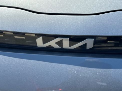 Used 2023 Kia Soul LX w/ LX Technology Package image 13