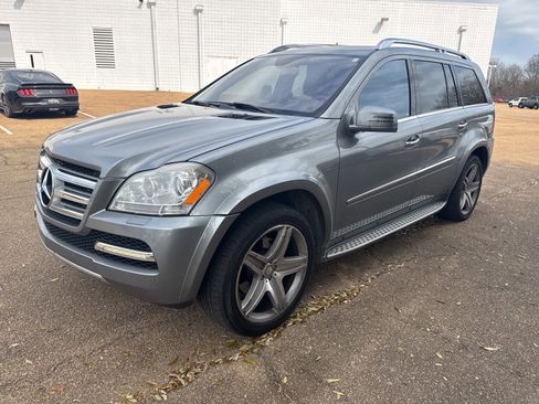 Used 2012 Mercedes-Benz GL 550 4MATIC image 3