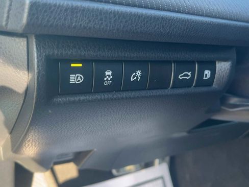 Used 2025 Toyota Camry SE FWD image 15