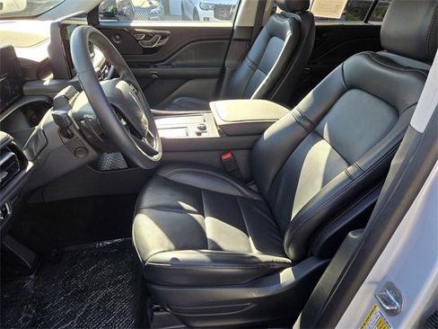 New 2025 Lincoln Aviator AWD w/ Equipment Group 101A image 14