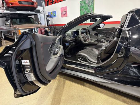 Used 2022 Chevrolet Corvette Stingray Premium Conv w/ Z51 Performance Package RWD image 85