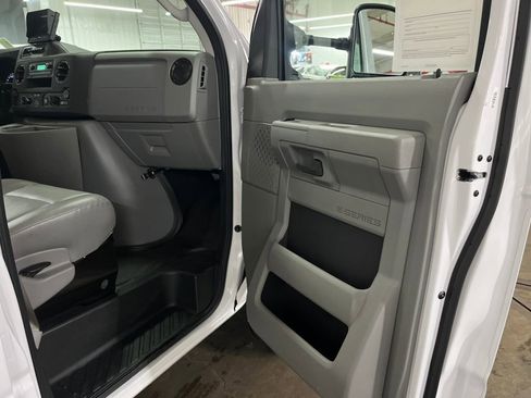 Used 2023 Ford E-350 and Econoline 350 Super Duty w/ Driver's Safety Package image 12