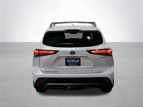 Used 2023 Toyota Highlander Bronze Edition image 11