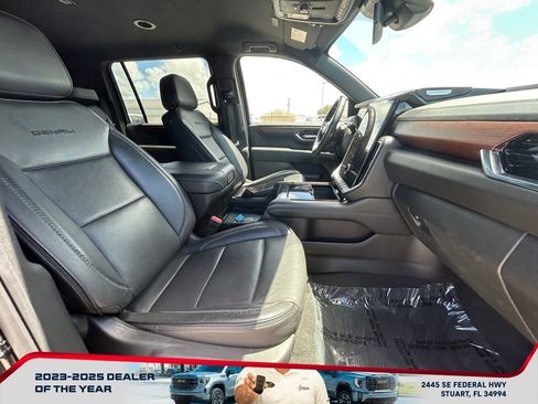Used 2025 GMC Yukon XL Denali AWD/4WD image 21