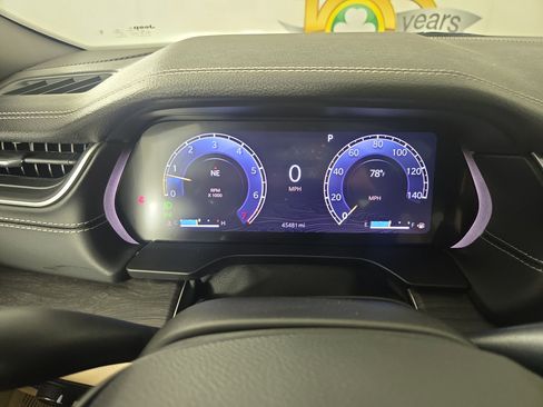Certified 2023 Jeep Grand Cherokee Limited w/ Luxury Tech Group II AWD/4WD image 18