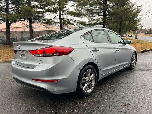 Used 2017 Hyundai Elantra SE w/ SE A/T Tech Package 03 image 6