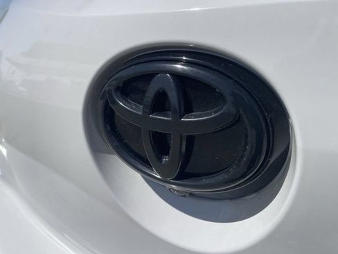 Used 2021 Toyota Corolla SE FWD image 30