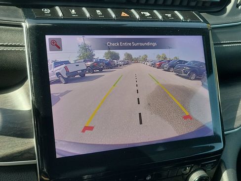 Used 2024 Jeep Grand Cherokee Limited RWD image 16