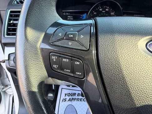 Used 2018 Ford Explorer XLT w/ Equipment Group 202A AWD/4WD image 26