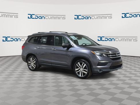 Used 2017 Honda Pilot Touring image 2