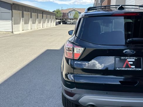 Used 2017 Ford Escape Titanium w/ Equipment Group 301A AWD/4WD image 5