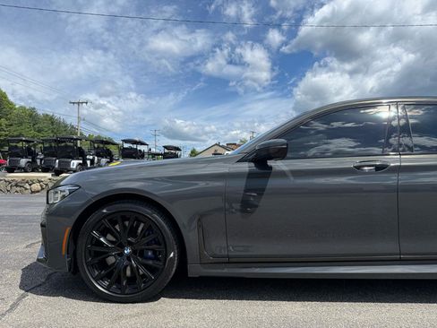 Used 2022 BMW 750i xDrive w/ M Sport Package AWD/4WD image 9