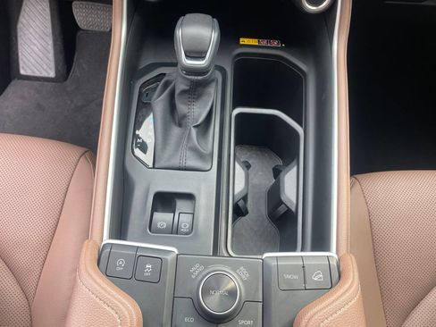 Used 2025 Toyota Grand Highlander AWD image 12